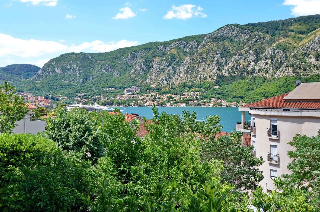 Bay View Apartments Kotor Luaran gambar