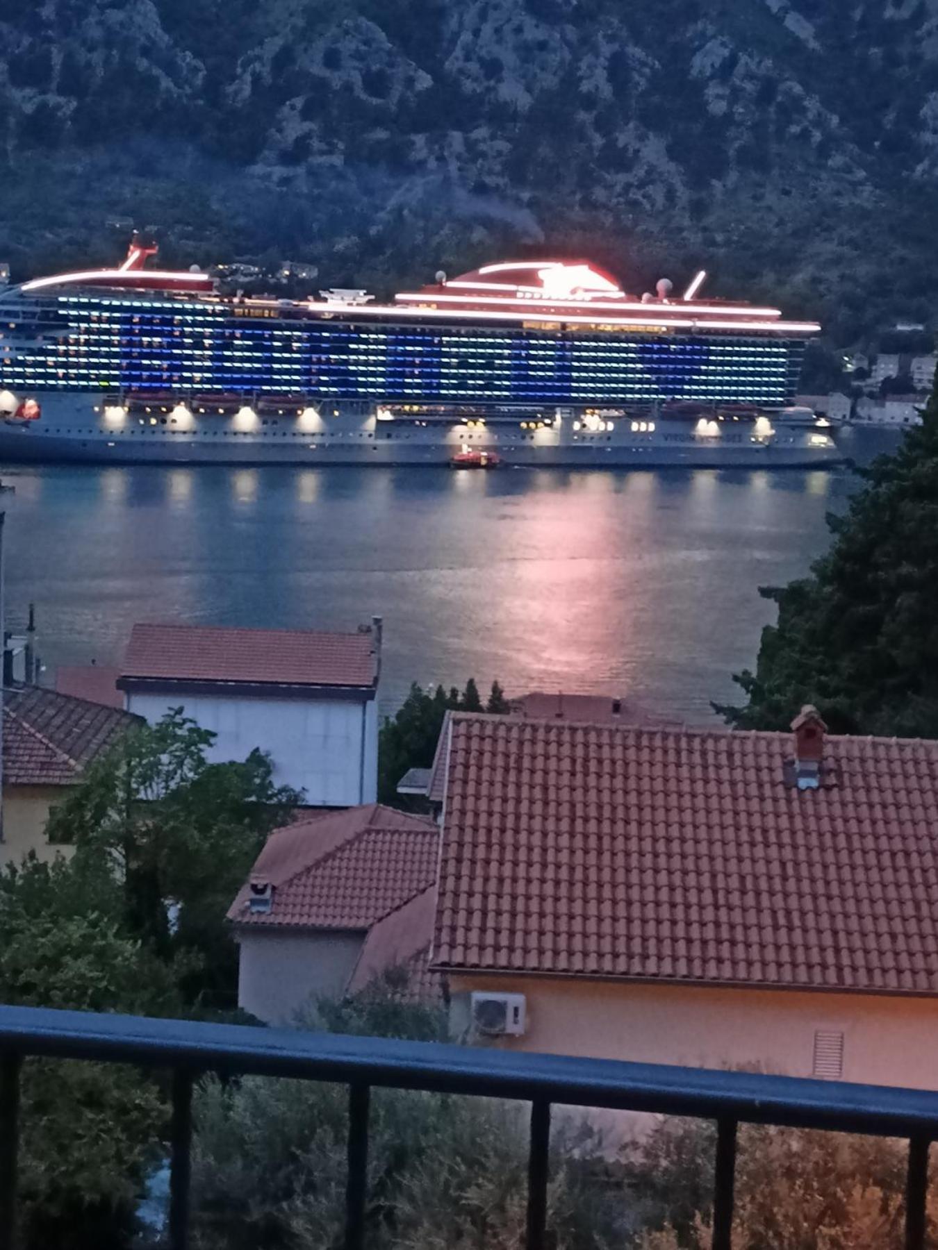 Bay View Apartments Kotor Luaran gambar