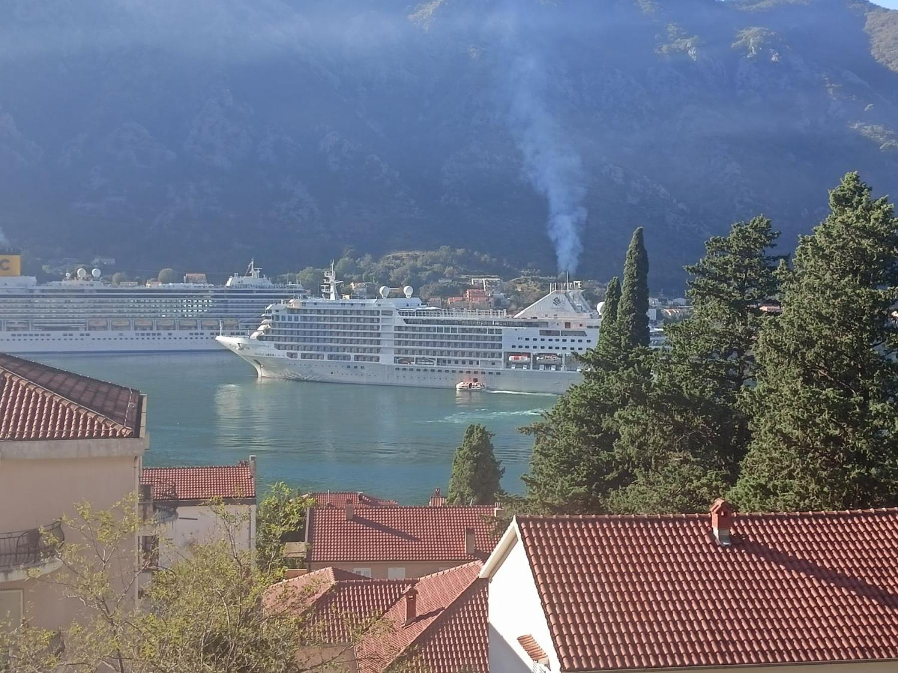 Bay View Apartments Kotor Luaran gambar