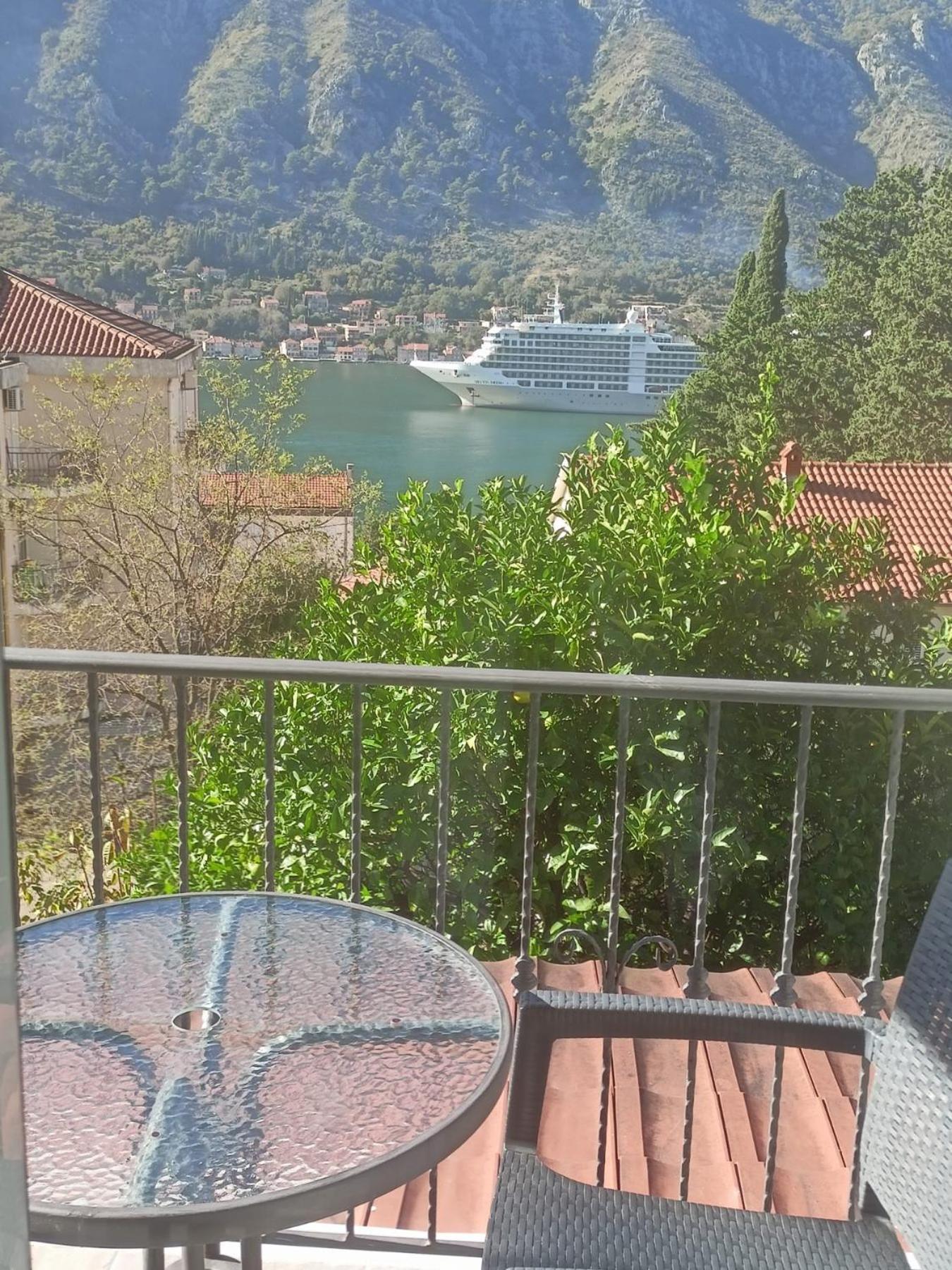 Bay View Apartments Kotor Luaran gambar